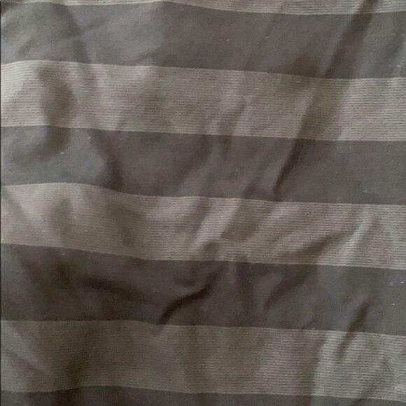 Lululemon run tight luxtreme stripe size 2 - Picture 3 of 3